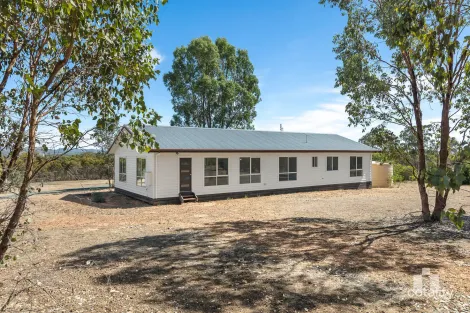 Property photo of 18 Obrien Court Heathcote VIC 3523