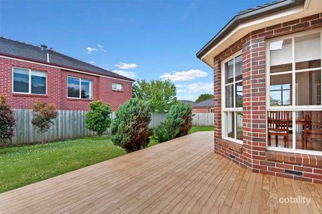 Property photo of 8 Roslyn Close Warrnambool VIC 3280