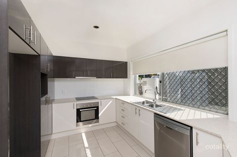 Property photo of 2/99 Adelaide Street Carina QLD 4152