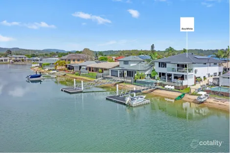 Property photo of 20 Dolphin Court Palm Beach QLD 4221