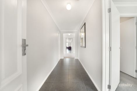 Property photo of 18 Hawkstone Road Manor Lakes VIC 3024