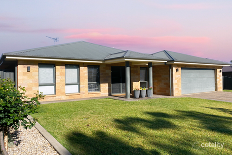 8 Old Hospital Rd, West Wyalong, NSW 2671