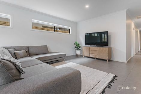 Property photo of 34 Edara Circuit Greenvale VIC 3059