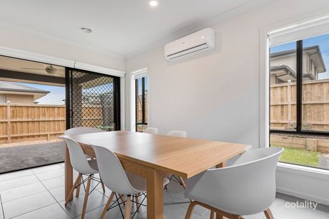Property photo of 34 Edara Circuit Greenvale VIC 3059