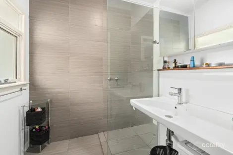 Property photo of 237 Guthridge Parade Sale VIC 3850