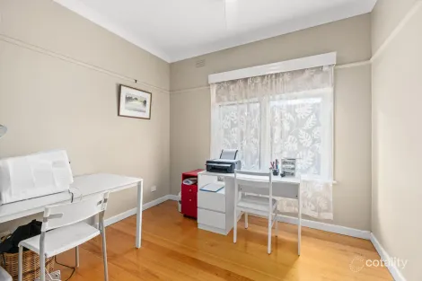 Property photo of 237 Guthridge Parade Sale VIC 3850