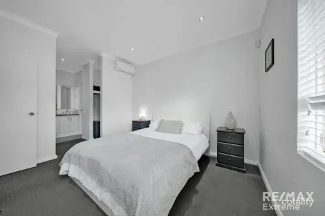 Property photo of 1/21 Oriole Way Tapping WA 6065