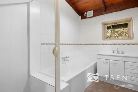 Property photo of 105 Retreat Road Spring Gully VIC 3550