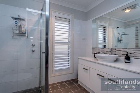 Property photo of 33 Sandstock Crescent Jordan Springs NSW 2747
