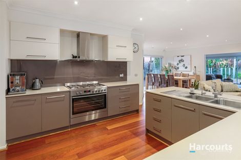 Property photo of 32 Paringa Drive Ferntree Gully VIC 3156