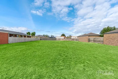 Property photo of 15 Plenty Court Altona Meadows VIC 3028