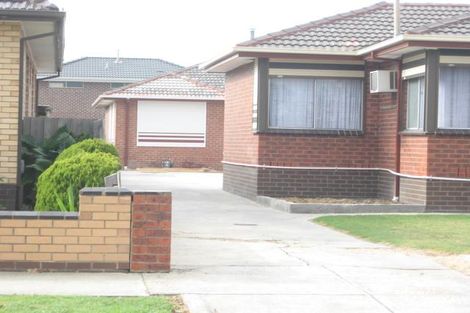 9 Canberra Ave, Dandenong, VIC 3175