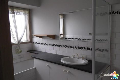 Property photo of 2/6 Mount View Parade Mooroolbark VIC 3138