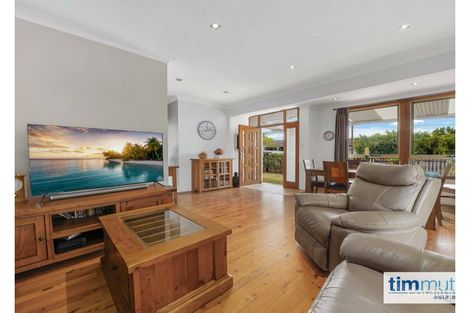 Property photo of 50 Amalfi Street Lurnea NSW 2170