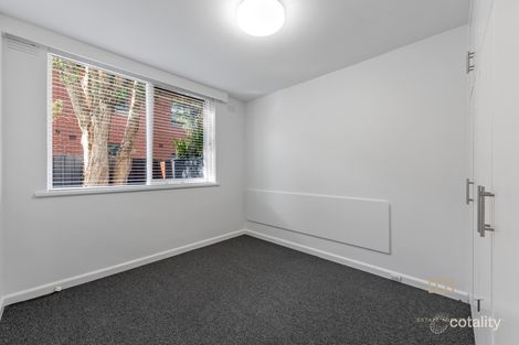 Property photo of 4/178-180 Barkly Street St Kilda VIC 3182