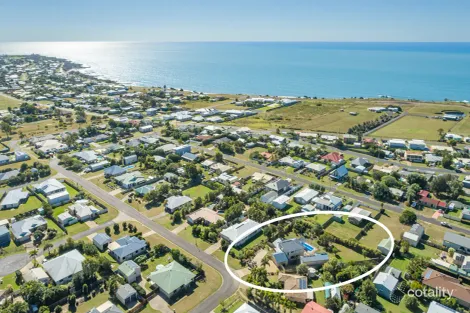 25 Cove St, Burnett Heads, QLD 4670