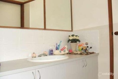 Property photo of 6 Janmara Court Endeavour Hills VIC 3802