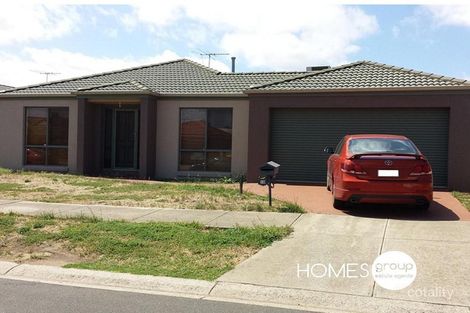 10 Macklin Way, Caroline Springs, VIC 3023