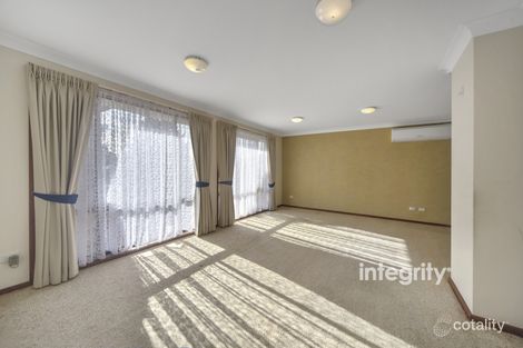 Property photo of 12 Shanklin Close Bomaderry NSW 2541