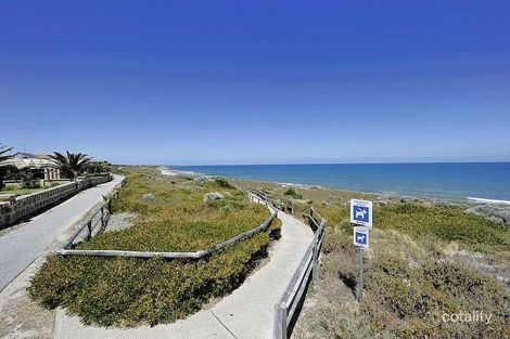 Property photo of 19 Caravel Way Halls Head WA 6210