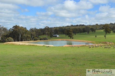 519 Walshaws Rd, Kulikup, WA 6244