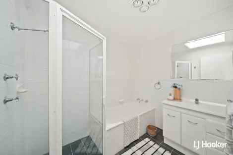 Property photo of 1 Stenhouse Close Evatt ACT 2617