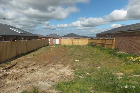 22 Belmont Cres, Pakenham, VIC 3810