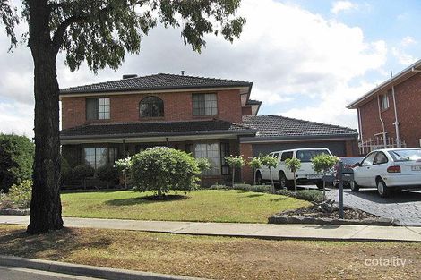 Property photo of 2 Wakatipu Court Taylors Lakes VIC 3038