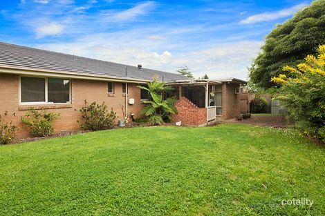 Property photo of 16 Maldon Crescent Doncaster East VIC 3109