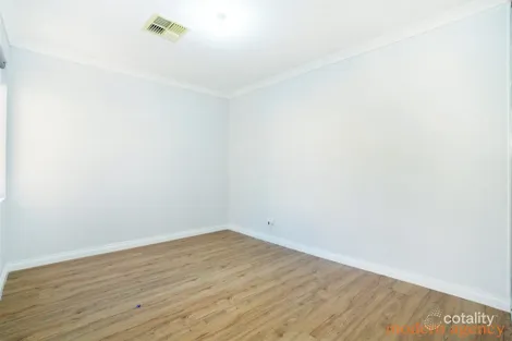 Property photo of 9 Kiev Place Dayton WA 6055