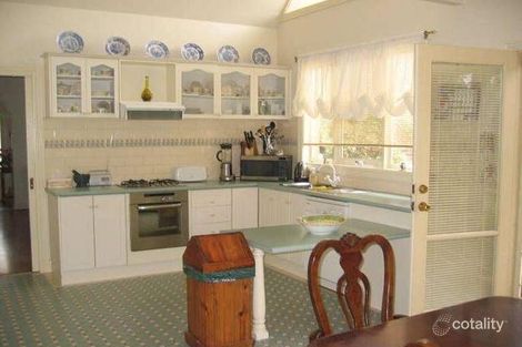 Property photo of 4 Blossom Grove Knoxfield VIC 3180