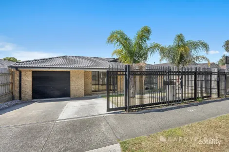 180 Racecourse Rd N, Pakenham, VIC 3810
