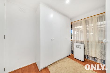 Property photo of 33 Endeavour Drive Cranbourne North VIC 3977