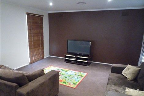 Property photo of 5 Glebe Place Melton West VIC 3337