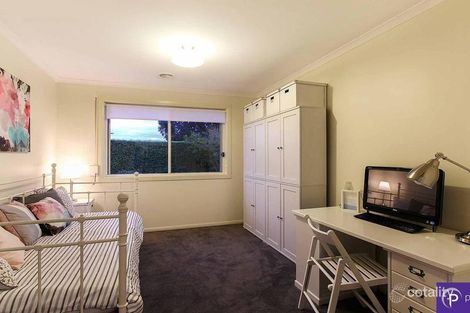 Property photo of 20 Nightingale Crescent Berwick VIC 3806