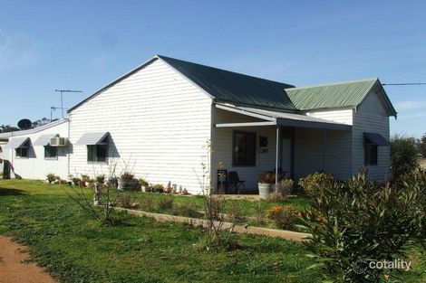 8 Hill St, Ganmain, NSW 2702