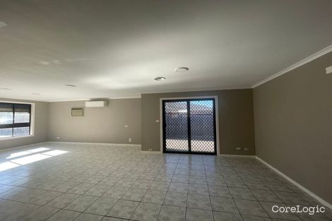 Property photo of 27 Kingdom Avenue Kings Park VIC 3021