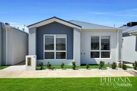 Property photo of 10 Queenscliff Walk Tarneit VIC 3029