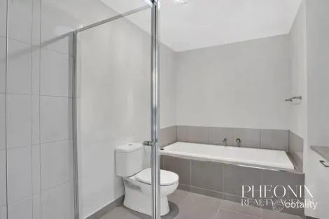 Property photo of 10 Queenscliff Walk Tarneit VIC 3029