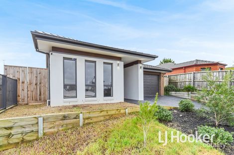 38 Ash Cres, Pakenham, VIC 3810