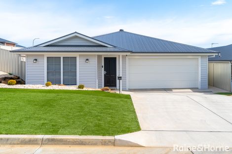 Property photo of 26 Florey Street Lloyd NSW 2650