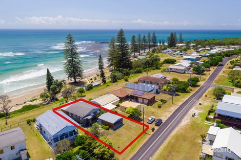 Property photo of 51 Ocean Road Brooms Head NSW 2463