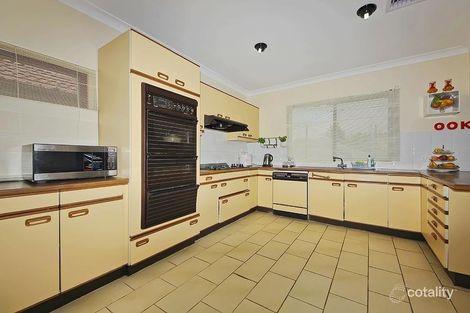 Property photo of 11 Avondale Avenue St Albans VIC 3021