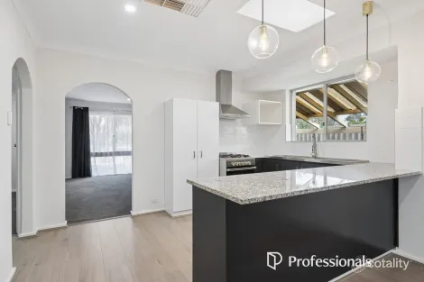 19 Aralia Way, Forrestfield, WA 6058