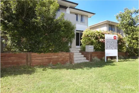 Property photo of 1/2 Anlaby Drive Pimpama QLD 4209