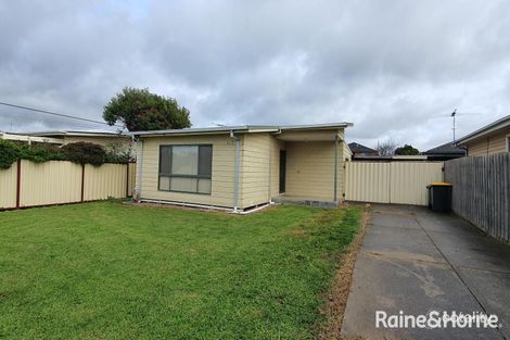 11 Leonard Ave, St Albans, VIC 3021