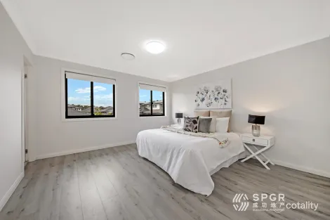 Property photo of 18 Sebastian Crescent Colebee NSW 2761
