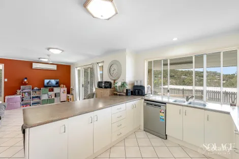 Property photo of 8 Fairbairn Place Clinton QLD 4680