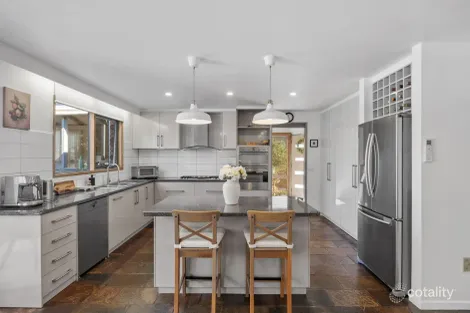 Property photo of 1 Clark Court Berwick VIC 3806