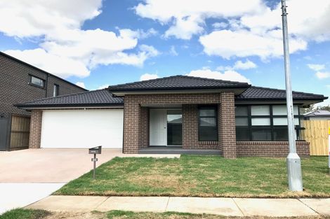 12 Landholder Rd, Carnes Hill, NSW 2171